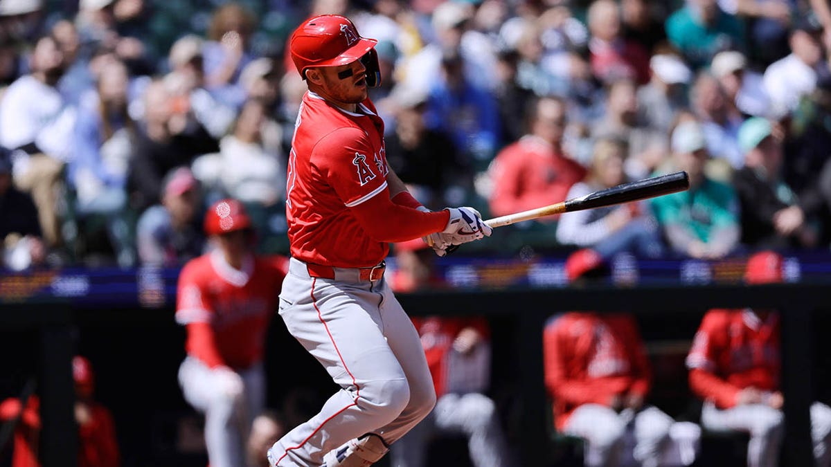 Mike Trout grounds out