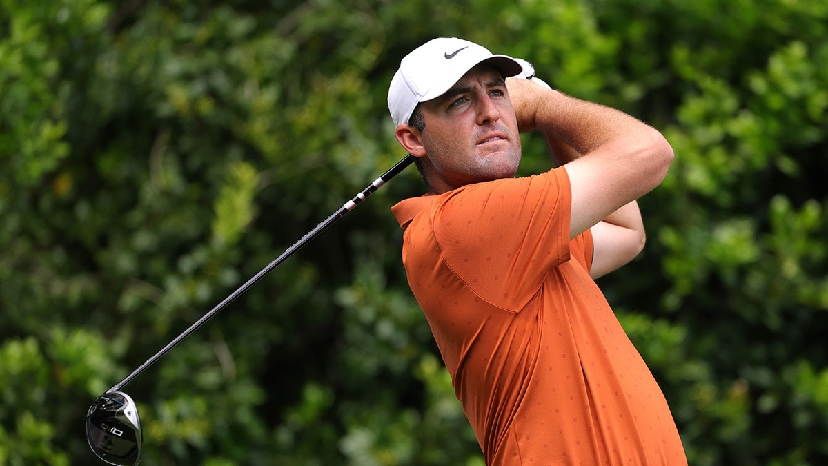 Scottie Scheffler teeing off