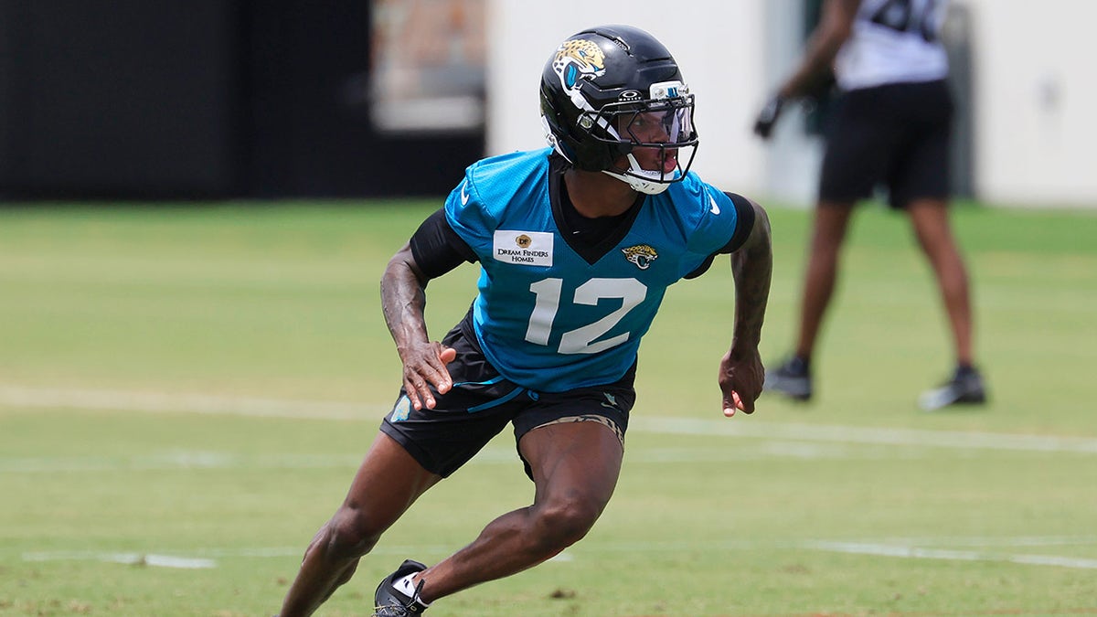 Travis Hunter during Jaguars drills