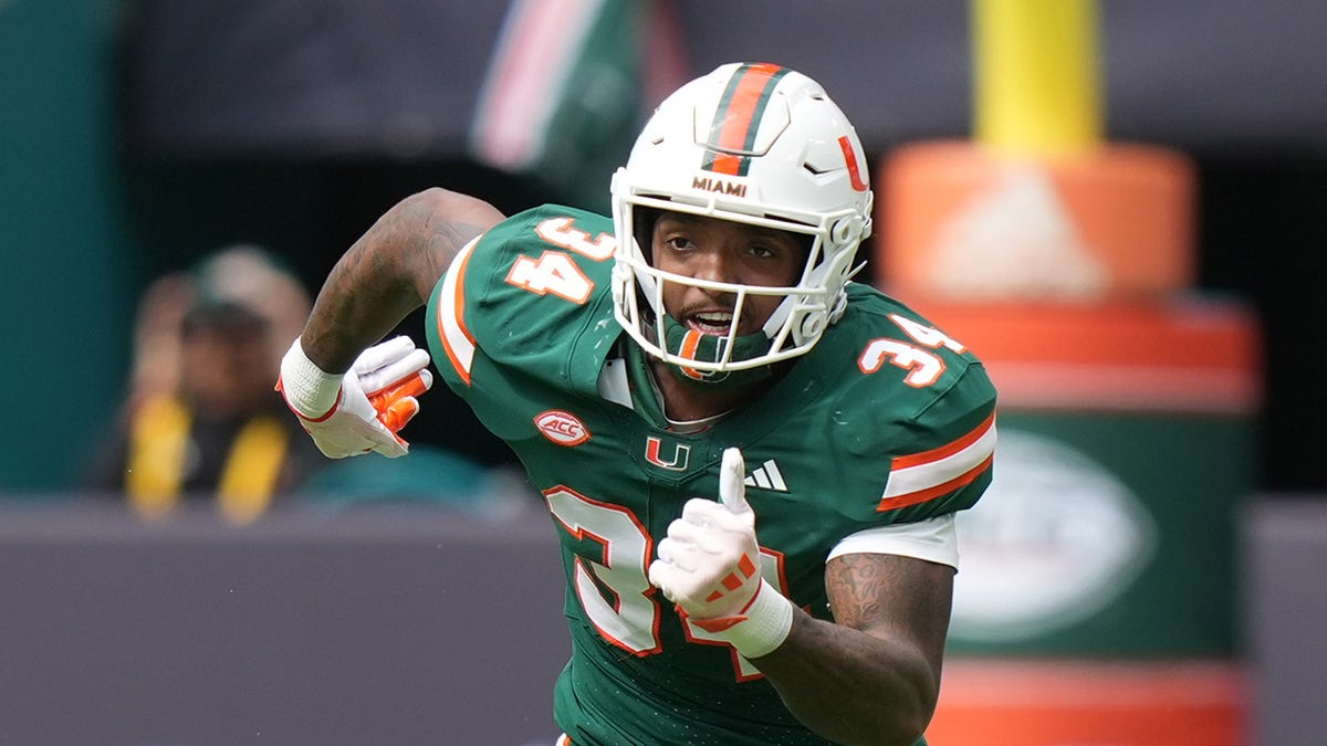 Adarius Hayes running