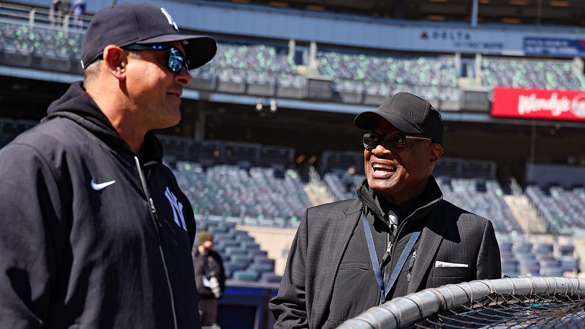 Aaron Boone and Dave Sims