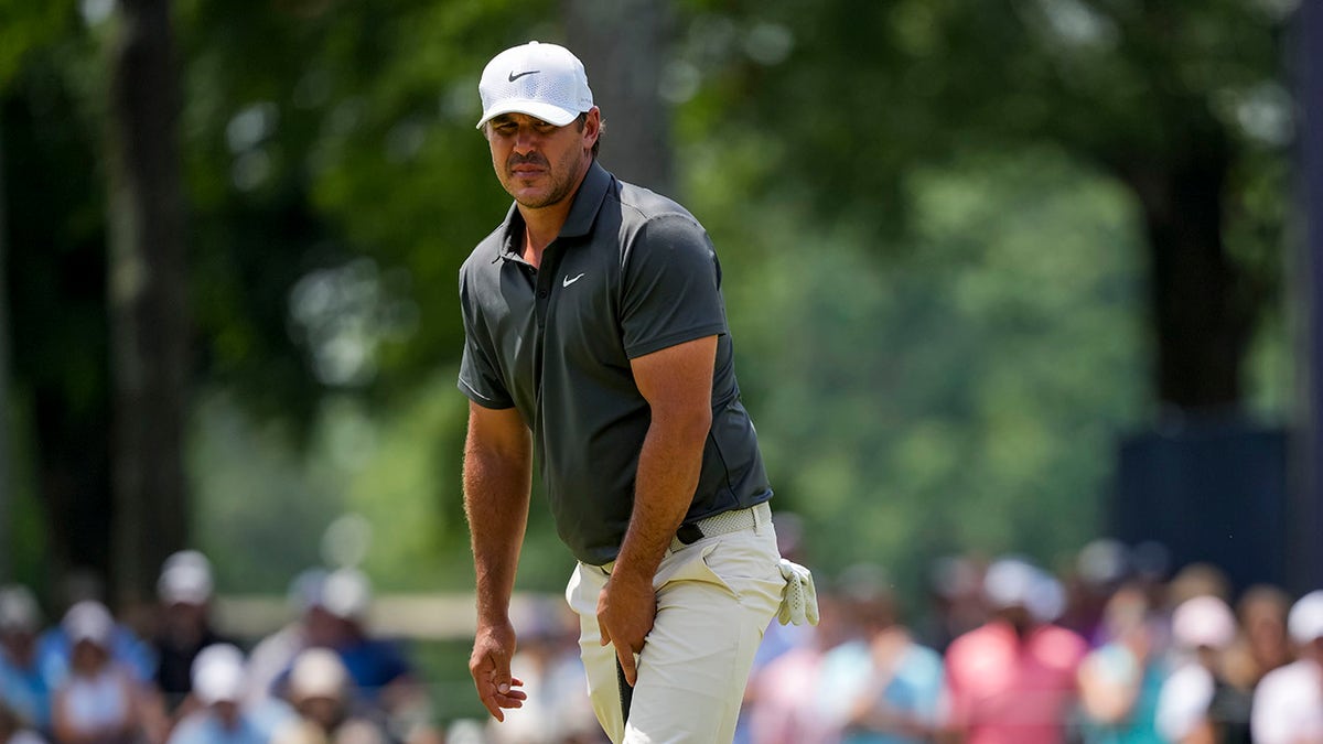 Brooks Koepka misses putt