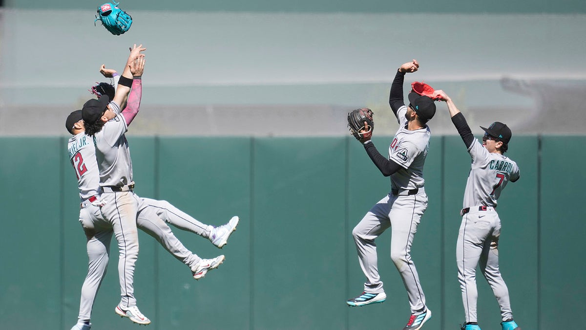 D'Backs players celebrate