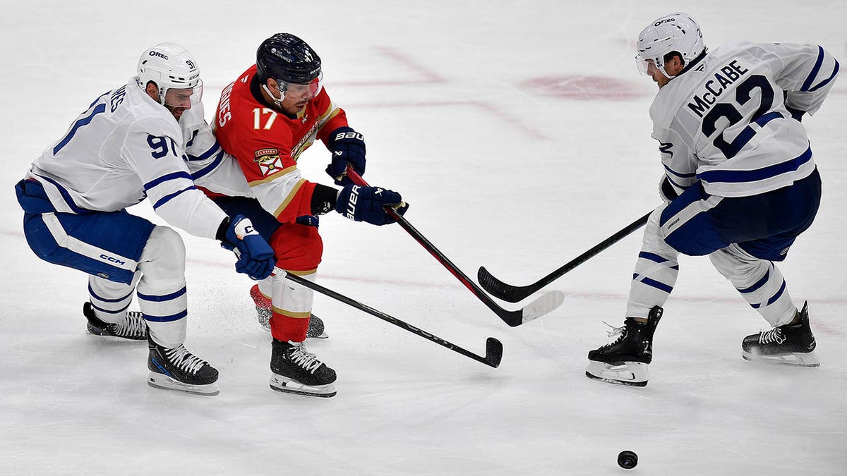 Evan Rodrigues skates