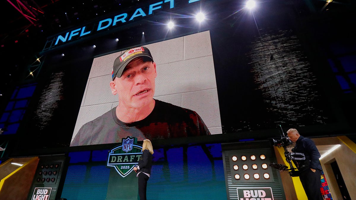 John Cena announces a pick