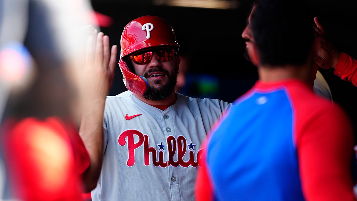 Kyle Schwarber celebrates