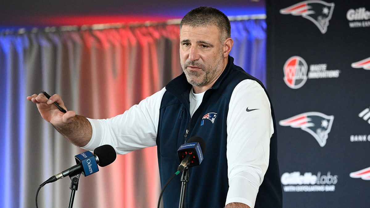 New England Patriots head coach Mike Vrabel speaks