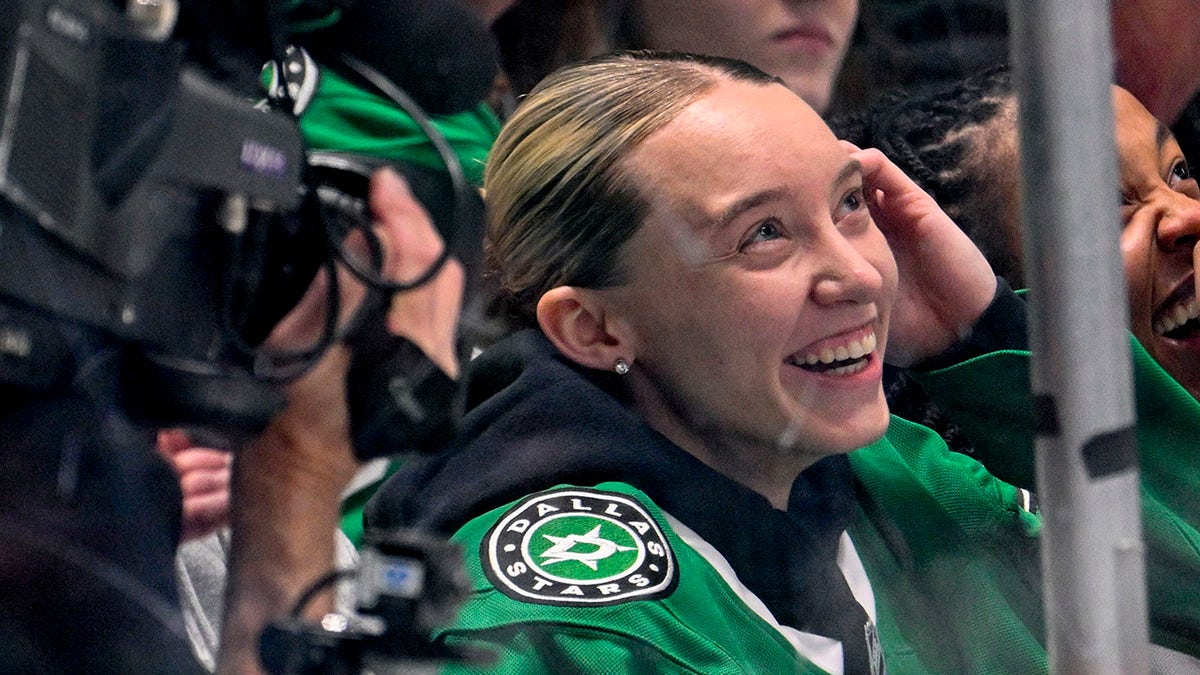 Paige Bueckers Dallas Stars game