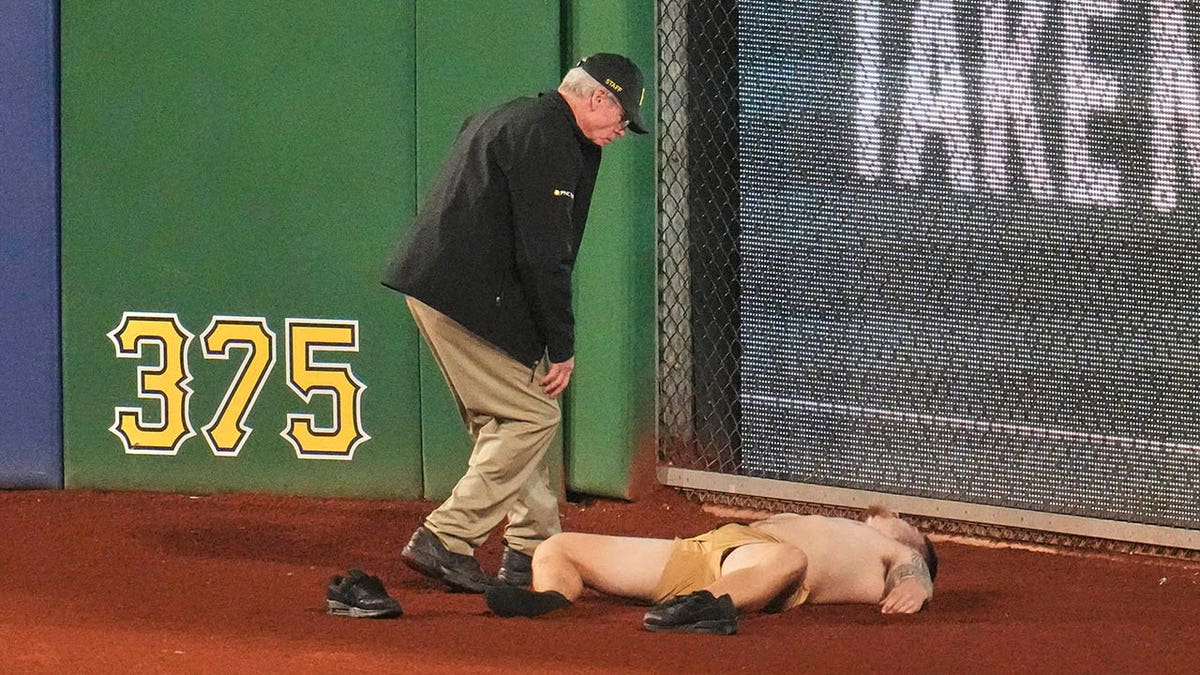 Fan on the warning track
