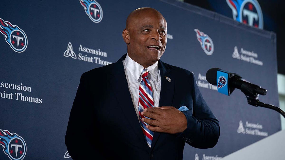 Warren Moon speaks
