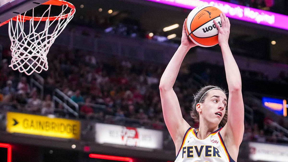 Caitlin Clark rebound