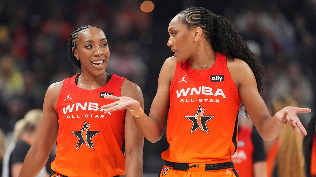 A'ja Wilson and Kayla Thornton