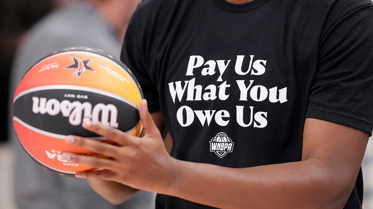 Aliyah Boston on the floor