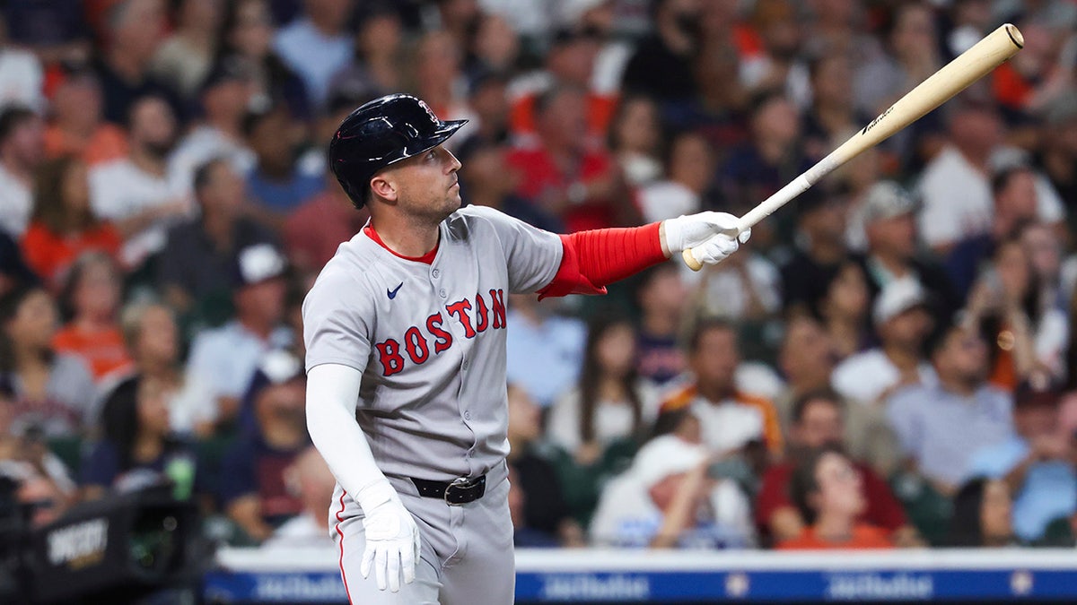 Alex Bregman hits a home run