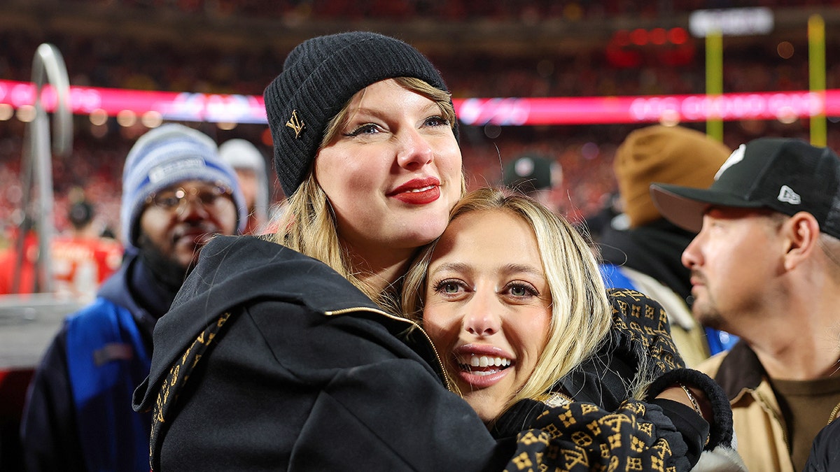 Taylor Swift hugs Brittany Mahomes