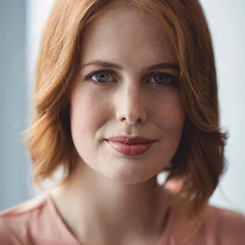 portrait-of-beautiful-executive.jpg portrait-of-beautiful-executive.jpg